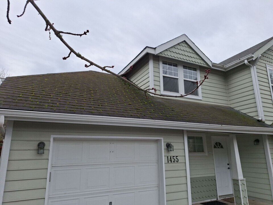 1455 Sweetbay Dr in Bellingham, WA - Building Photo