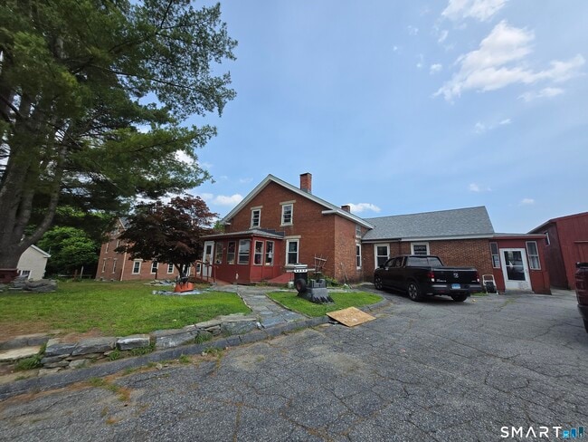 11 Tiffany St in Brooklyn, CT - Building Photo - Building Photo