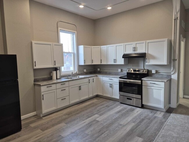 19 W Central St, Unit 3