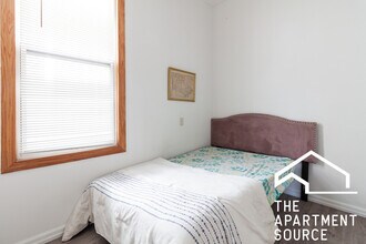 1634 N Whipple St, Unit 2 in Chicago, IL - Foto de edificio - Building Photo
