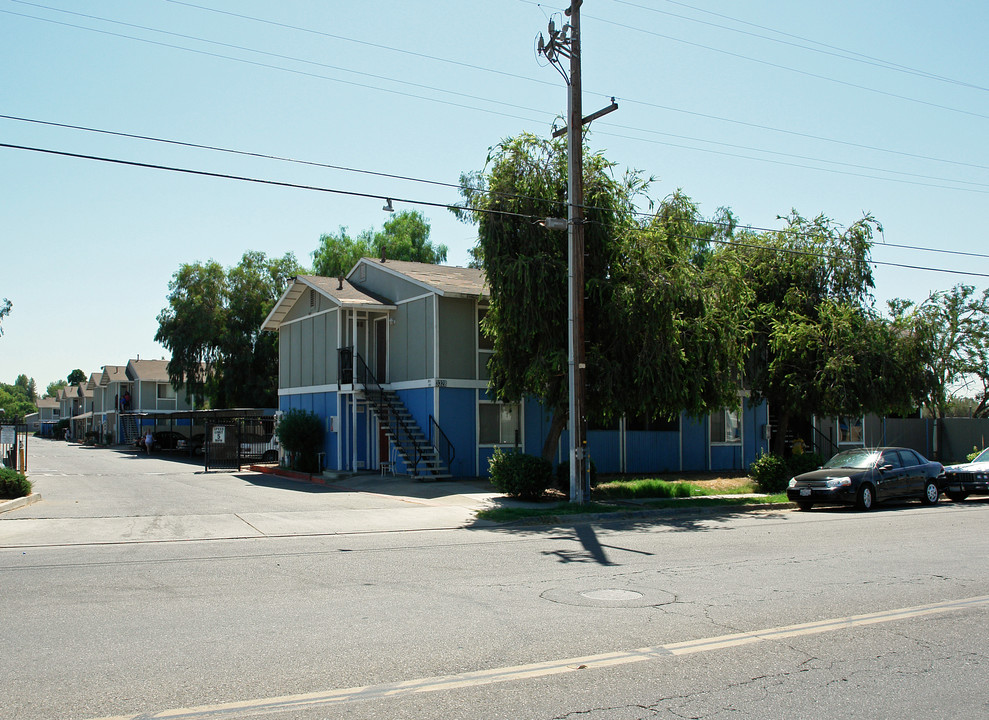 Altos West Apartments in Fresno, CA - Foto de edificio