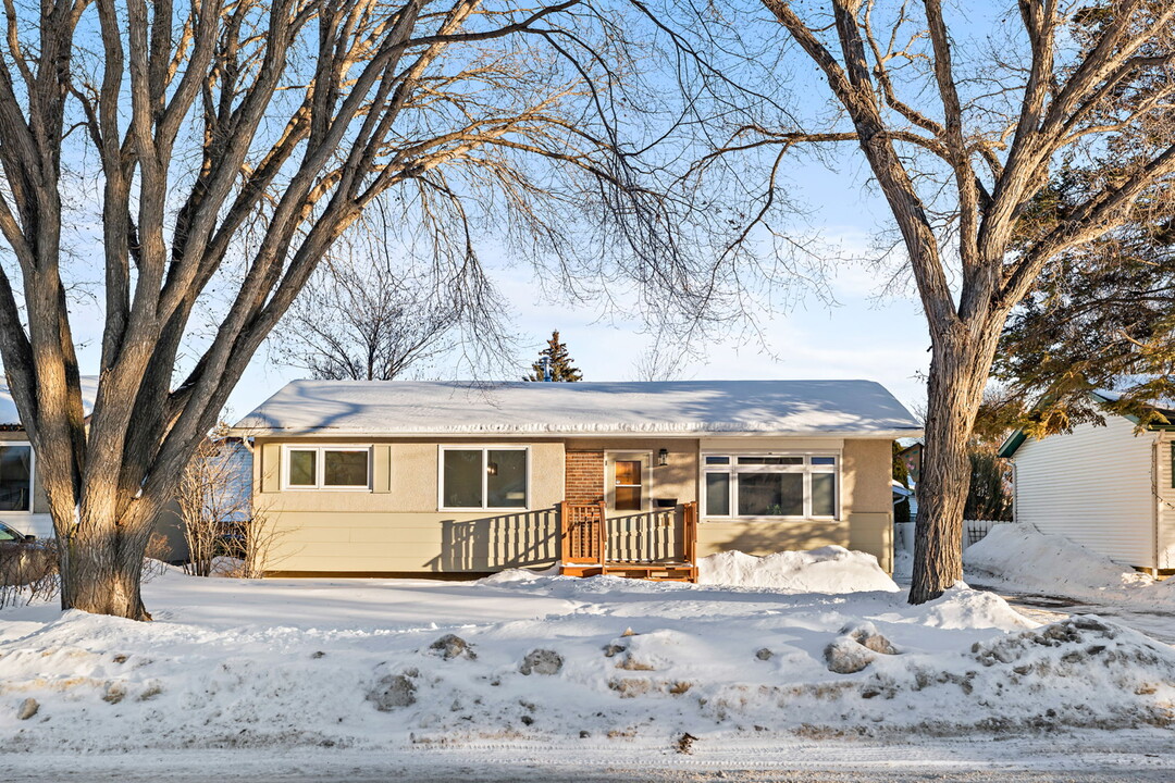 114 Campion Crescent in Saskatoon, SK - Building Photo