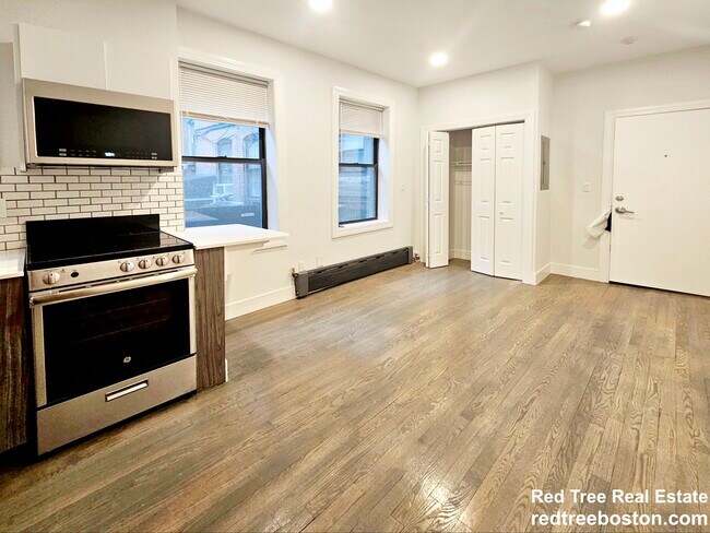 24 Phillips St in Boston, MA - Foto de edificio - Building Photo