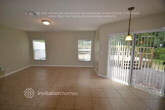 541 Alejandro Ln in Greenacres, FL - Foto de edificio - Building Photo