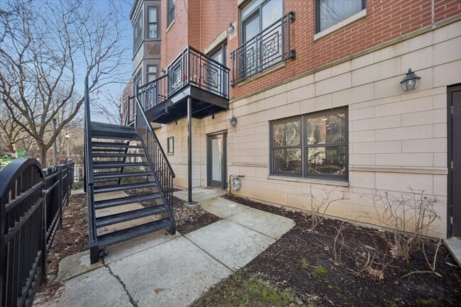 943 W College Pkwy in Chicago, IL - Building Photo - Building Photo