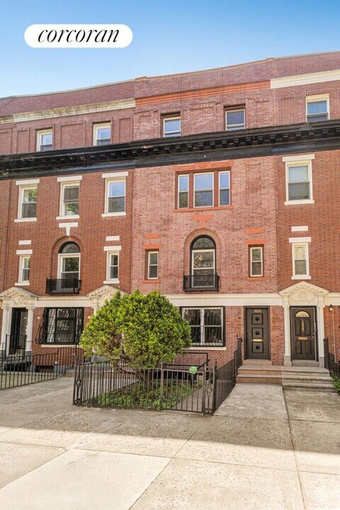 1050 Sterling Pl in Brooklyn, NY - Building Photo
