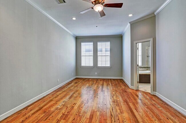 property at 2417 Commonwealth St