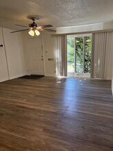 5011 W University Blvd in Dallas, TX - Building Photo - Building Photo