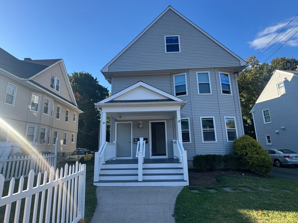 28 Jackson St in Ansonia, CT - Building Photo