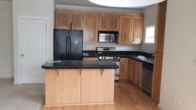 1130 SW 170th Ave in Beaverton, OR - Building Photo - Building Photo