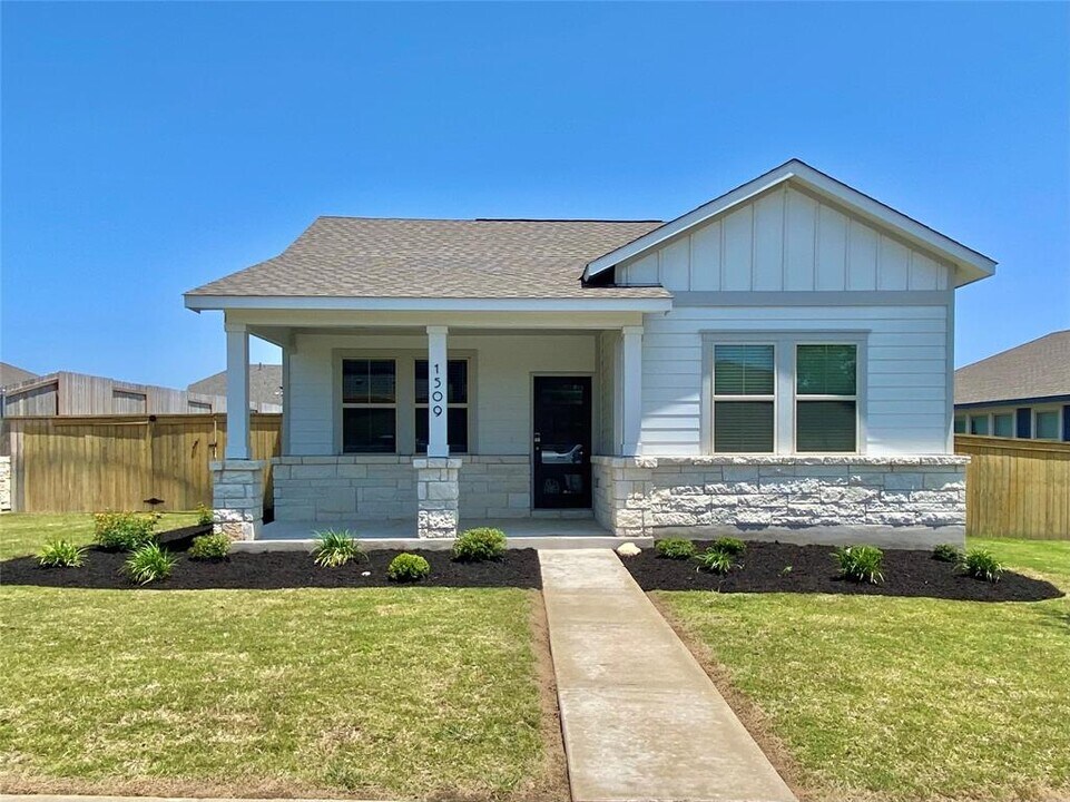 1509 Longhorn Ranch Dr in Leander, TX - Building Photo