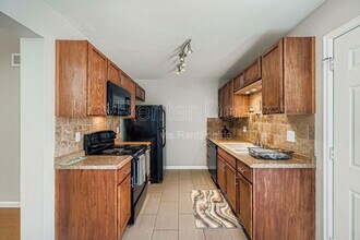 1482 S Pierson St in Lakewood, CO - Building Photo - Building Photo