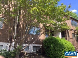 222 Harvest Dr in Charlottesville, VA - Building Photo