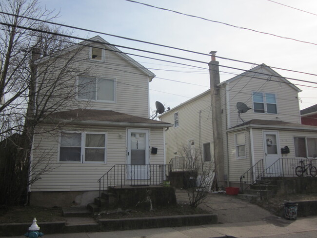 149 Louis Ave in Elmont, NY - Building Photo - Building Photo