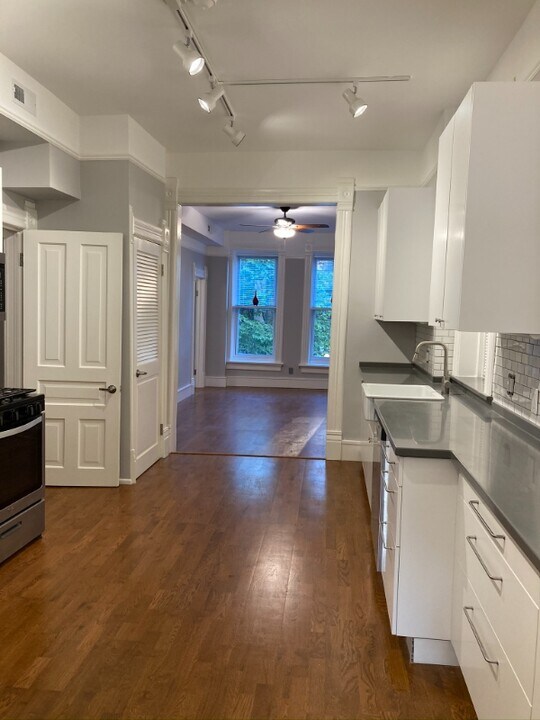 1102 N Wolcott Ave in Chicago, IL - Building Photo