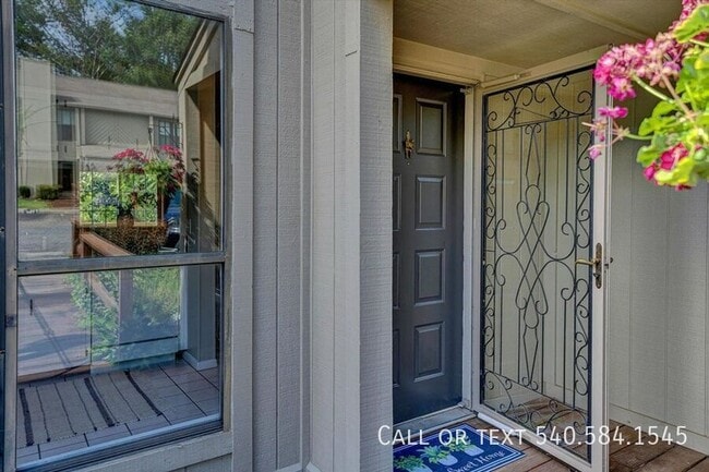 7311 Maple Ct SW in Cave Spring, VA - Building Photo - Building Photo