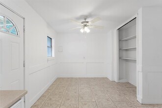 1212 W Snyder St in Alvin, TX - Building Photo - Building Photo