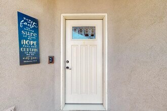 244 Glenridge Park Ln NE in Albuquerque, NM - Foto de edificio - Building Photo