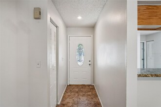 11321 Blackbark Dr in Riverview, FL - Foto de edificio - Building Photo