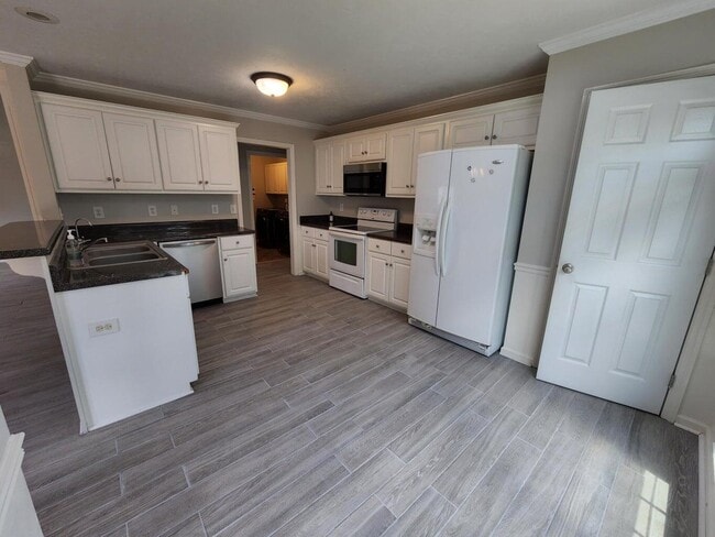 572 Lory Ln in Grovetown, GA - Building Photo - Building Photo