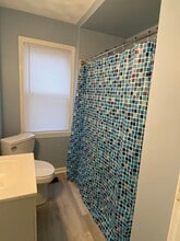8 Orchard St, Unit First floor in North Providence, RI - Building Photo - Building Photo