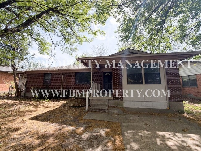 118 Brazos St in Garland, TX - Building Photo - Building Photo