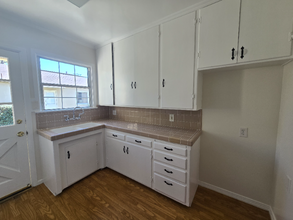 13644 Leadwell St in Los Angeles, CA - Foto de edificio - Building Photo