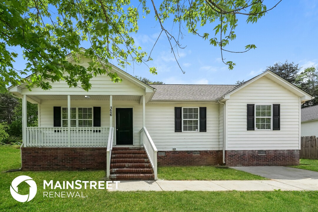 326 Mountview Dr in Mocksville, NC - Building Photo