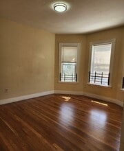 460 Quincy St in Boston, MA - Building Photo - Building Photo