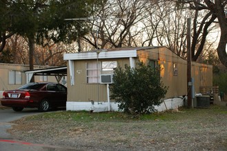 Oak Creek Ranch MHC in Irving, TX - Building Photo - Building Photo