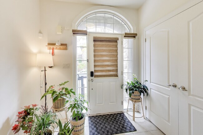 1161 Carnegie Dr in Mississauga, ON - Building Photo - Building Photo