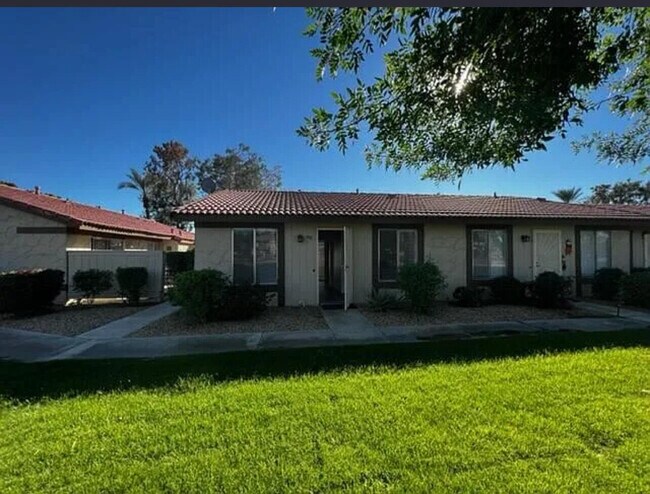 82075 Country Club Dr in Indio, CA - Building Photo - Building Photo