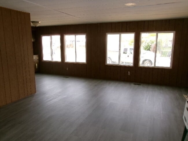 2460 S Mobile Dr in Boise, ID - Building Photo - Building Photo
