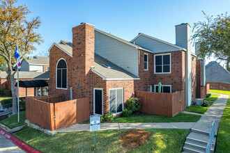 Willow Ridge in Euless, TX - Building Photo - Building Photo