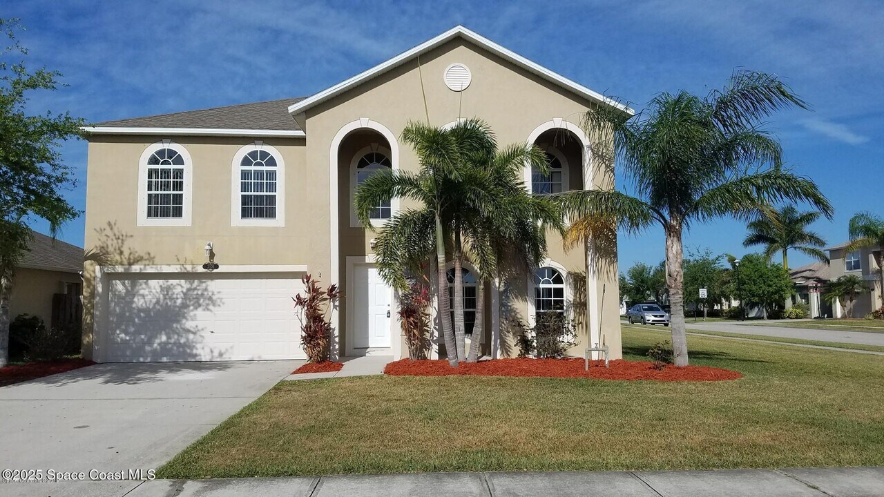 2109 Maeve Cir in West Melbourne, FL - Building Photo