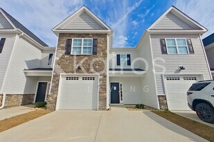 3709 Oak Leaf Wy in Greenville, NC - Building Photo