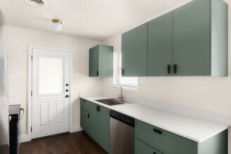 2408 Ventura Dr in Austin, TX - Building Photo - Building Photo