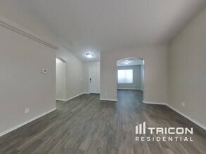 3332 W Wayland Dr in Phoenix, AZ - Building Photo - Building Photo