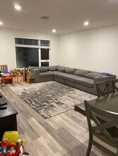 8004 Cherry Ln in Downey, CA - Foto de edificio - Building Photo