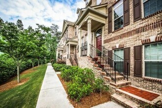 1004 E Paces Chase in Atlanta, GA - Building Photo - Building Photo