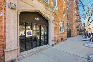 2081 Cruger Ave in Bronx, NY - Building Photo