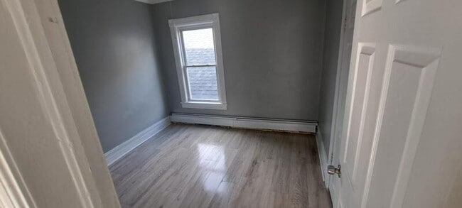 29 S White St in Poughkeepsie, NY - Building Photo - Building Photo