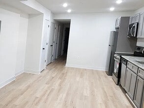 2016 Rosedale St NE, Unit #1 in Washington, DC - Foto de edificio - Building Photo