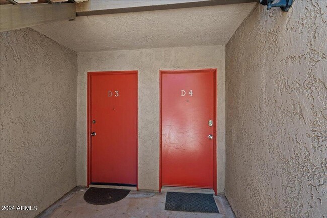 5525 E Thomas Rd in Phoenix, AZ - Building Photo - Building Photo