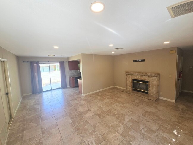 616 W Graaf Ave, Unit c