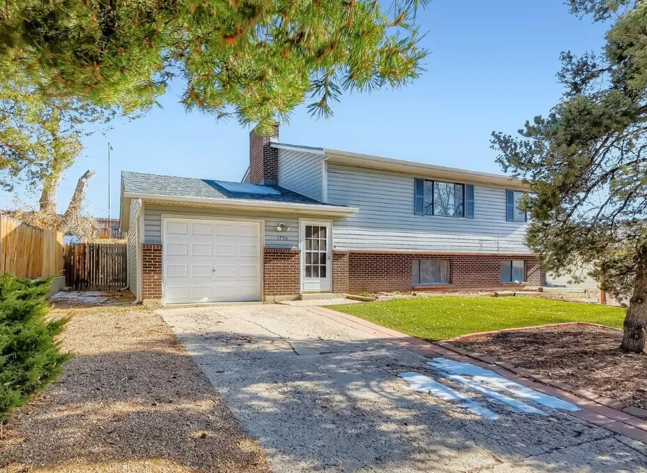1750 S Ouray Ct in Aurora, CO - Building Photo