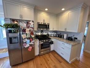 37 Porter St, Unit 1T in Cambridge, MA - Building Photo - Building Photo