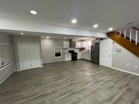 39 W Pleasant St in Westbrook, ME - Building Photo