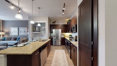 Lofts at Watters Creek Apartments in Allen, TX - Foto de edificio - Building Photo