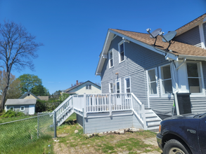 49 Brown Ave in Jewett City, CT - Building Photo - Building Photo